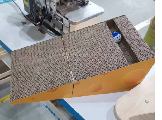 Folding Cheese Cat scratching board